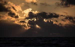 Preview wallpaper sunset, sea, clouds, horizon, dusk