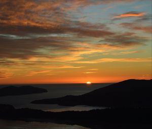 Preview wallpaper sunset, sea, coast, horizon, dusk