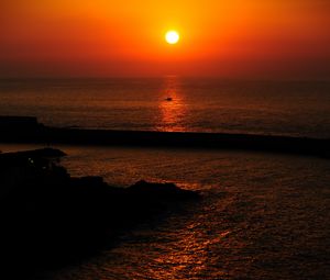 Preview wallpaper sunset, sea, dark, dusk, landscape