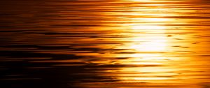 Preview wallpaper sunset, sea, glare, water, glow