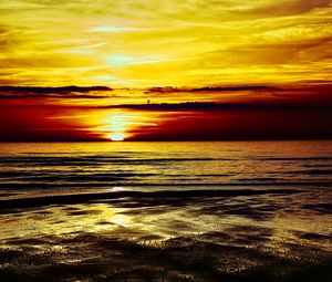 Preview wallpaper sunset, sea, horizon, sun, dark