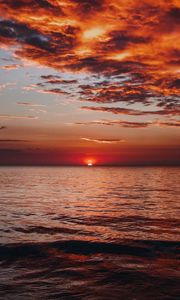 Preview wallpaper sunset, sea, horizon, dusk, landscape