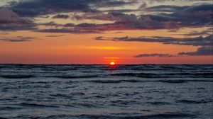 Preview wallpaper sunset, sea, horizon, sky, waves