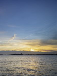 Preview wallpaper sunset, sea, horizon, sky, glare
