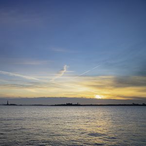 Preview wallpaper sunset, sea, horizon, sky, glare