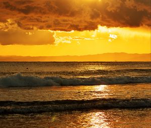 Preview wallpaper sunset, sea, horizon, clouds, glare