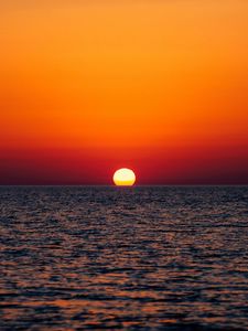 Preview wallpaper sunset, sea, horizon, glare, sky