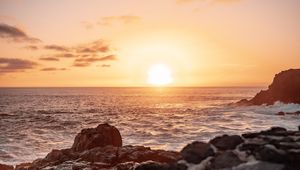 Preview wallpaper sunset, sea, shore, waves, landscape