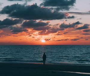 Preview wallpaper sunset, sea, silhouette, horizon, solitude, loneliness