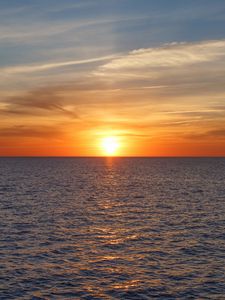 Preview wallpaper sunset, sea, sky, clouds
