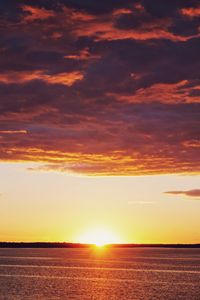 Preview wallpaper sunset, sea, skyline, sky