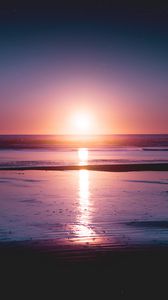 Preview wallpaper sunset, sea, sun, light, coast, horizon