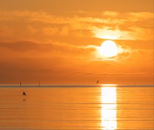 Preview wallpaper sunset, sea, sun, clouds, reflection