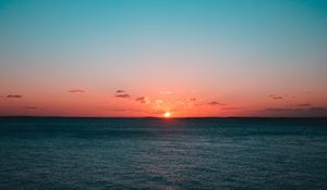 Preview wallpaper sunset, sea, sun, horizon, clouds