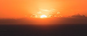 Preview wallpaper sunset, sea, sun, horizon, dusk
