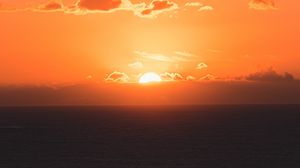 Preview wallpaper sunset, sea, sun, horizon, dusk