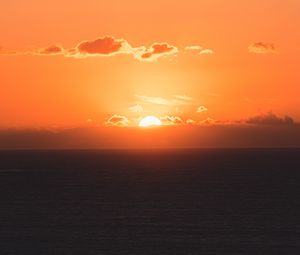 Preview wallpaper sunset, sea, sun, horizon, dusk