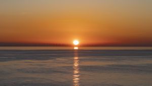 Preview wallpaper sunset, sea, sun, reflection, dusk