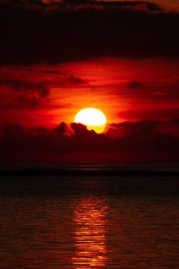 Preview wallpaper sunset, sea, sun, clouds, dusk