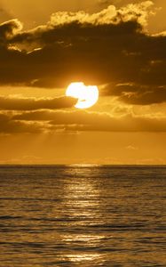 Preview wallpaper sunset, sea, sun, clouds, waves