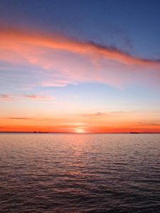 Preview wallpaper sunset, sea, water, horizon, dusk