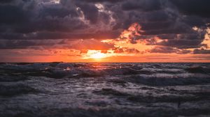 Preview wallpaper sunset, sea, waves, clouds, horizon