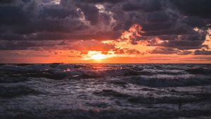 Preview wallpaper sunset, sea, waves, clouds, horizon