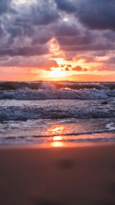 Preview wallpaper sunset, sea, waves, beach, sun, cloud