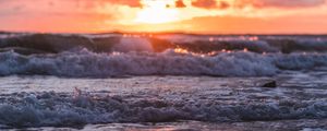 Preview wallpaper sunset, sea, waves, beach, sun, cloud