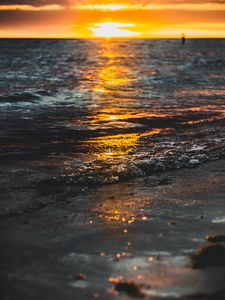 Preview wallpaper sunset, sea, waves, water, reflection
