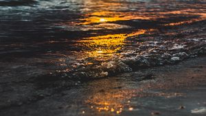 Preview wallpaper sunset, sea, waves, water, reflection