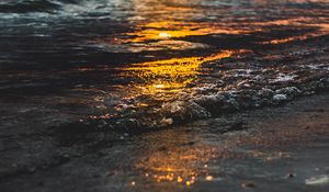 Preview wallpaper sunset, sea, waves, water, reflection