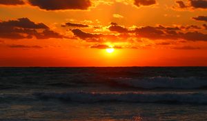Preview wallpaper sunset, sea, waves, dusk, evening