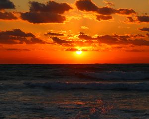 Preview wallpaper sunset, sea, waves, dusk, evening