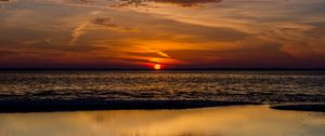 Preview wallpaper sunset, sea, waves, dusk, horizon