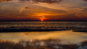 Preview wallpaper sunset, sea, waves, dusk, horizon