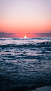 Preview wallpaper sunset, sea, waves, sun, horizon