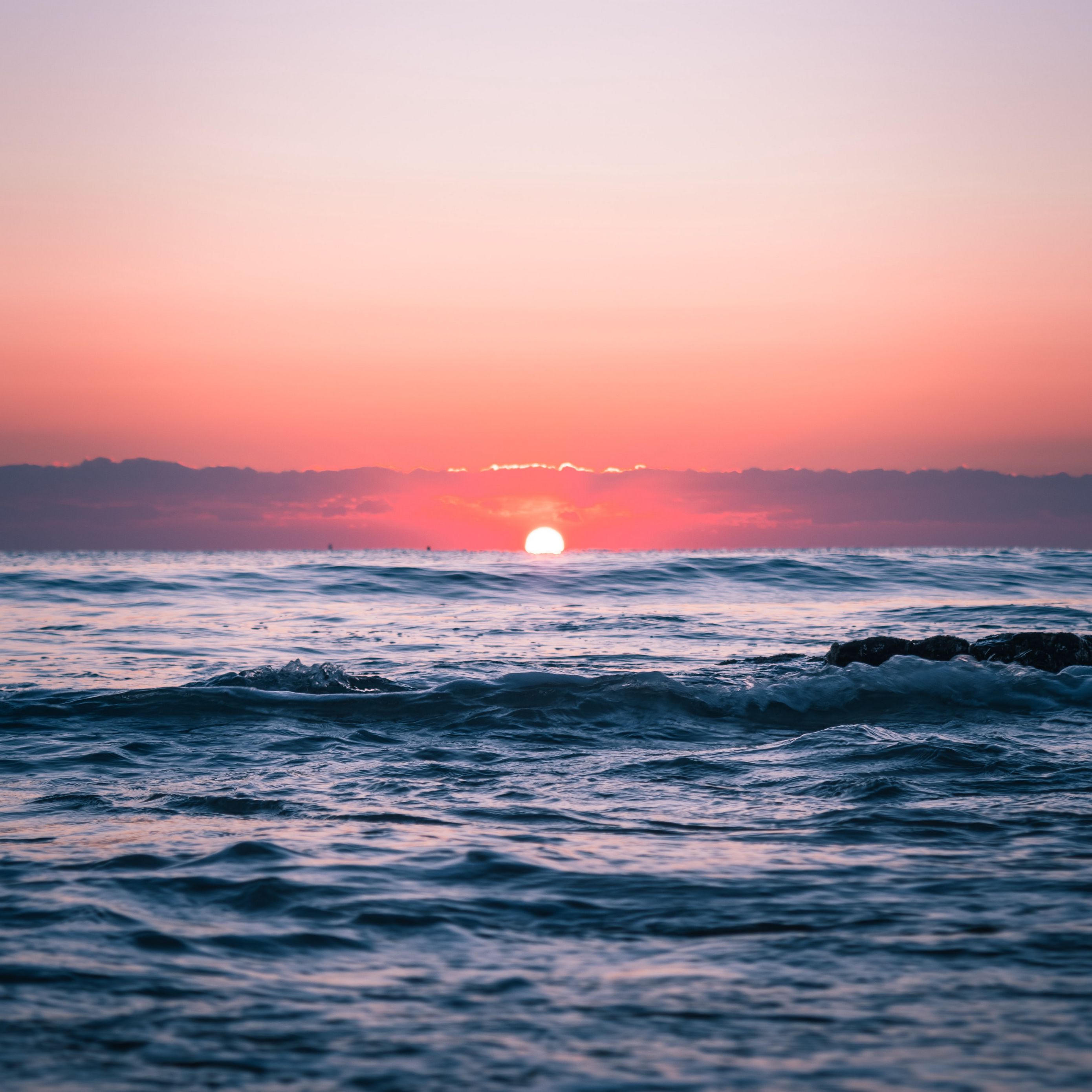 Download Wallpaper 2780x2780 Sunset Sea Waves Sun Horizon Ipad Air