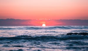 Preview wallpaper sunset, sea, waves, sun, horizon