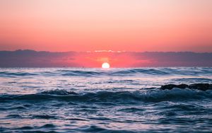 Preview wallpaper sunset, sea, waves, sun, horizon