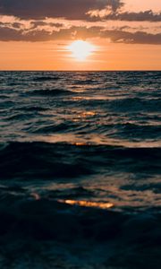 Preview wallpaper sunset, sea, waves, horizon, water