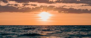 Preview wallpaper sunset, sea, waves, horizon, water