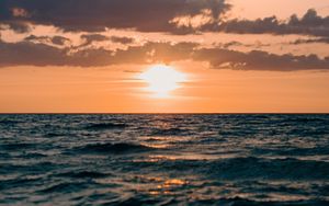 Preview wallpaper sunset, sea, waves, horizon, water