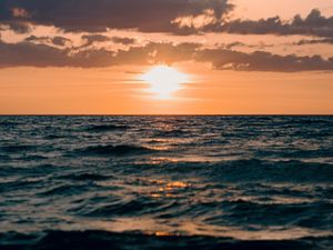 Preview wallpaper sunset, sea, waves, horizon, water