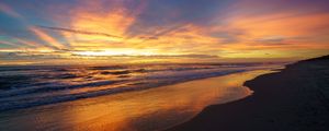 Preview wallpaper sunset, sea, waves, beach, dusk