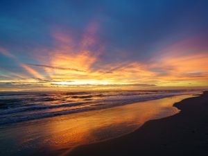 Preview wallpaper sunset, sea, waves, beach, dusk