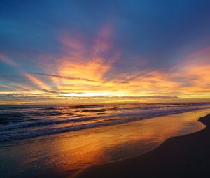 Preview wallpaper sunset, sea, waves, beach, dusk