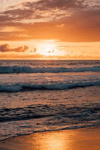 Preview wallpaper sunset, sea, waves, beach