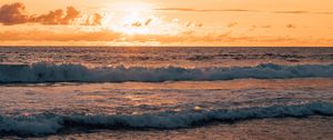 Preview wallpaper sunset, sea, waves, beach