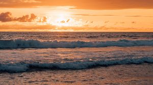 Preview wallpaper sunset, sea, waves, beach